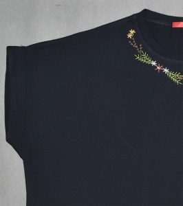 تیشرت گردنبند گلی - تصویر 3